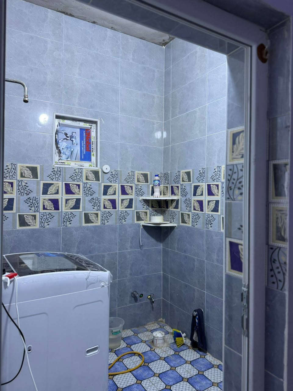 سلام عليكم
دار سكن  للبيع طابقين المساحه 100 م 
الاسكان قرب المعهد الفني خلف مركز شرطه الاسكان

يحتوي الطابق الاول 
على استقبال وغرفه نوم وصاله ومطبخ وحمام
والثاني 
غرفتين نوم وصاله وحمام  

للاستفسار اكثر التواصل على واتساب السعر ٨٦
مطلوب مبادره *********** اتصل اوتساب
