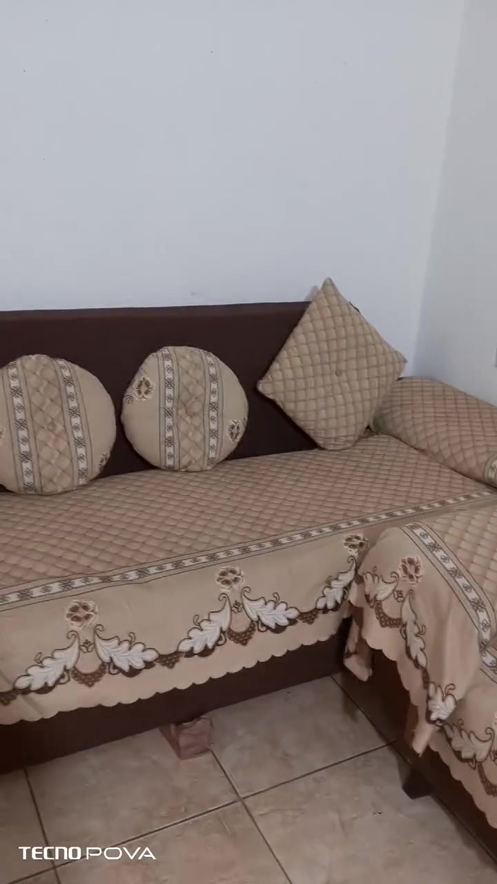 تخم للبيع نضيف ابو المخزن ينفتح ايصير جربايه سعره 150 وبراد ماء شغال حار بارد سعره 60 وهذا رقمي ***********
