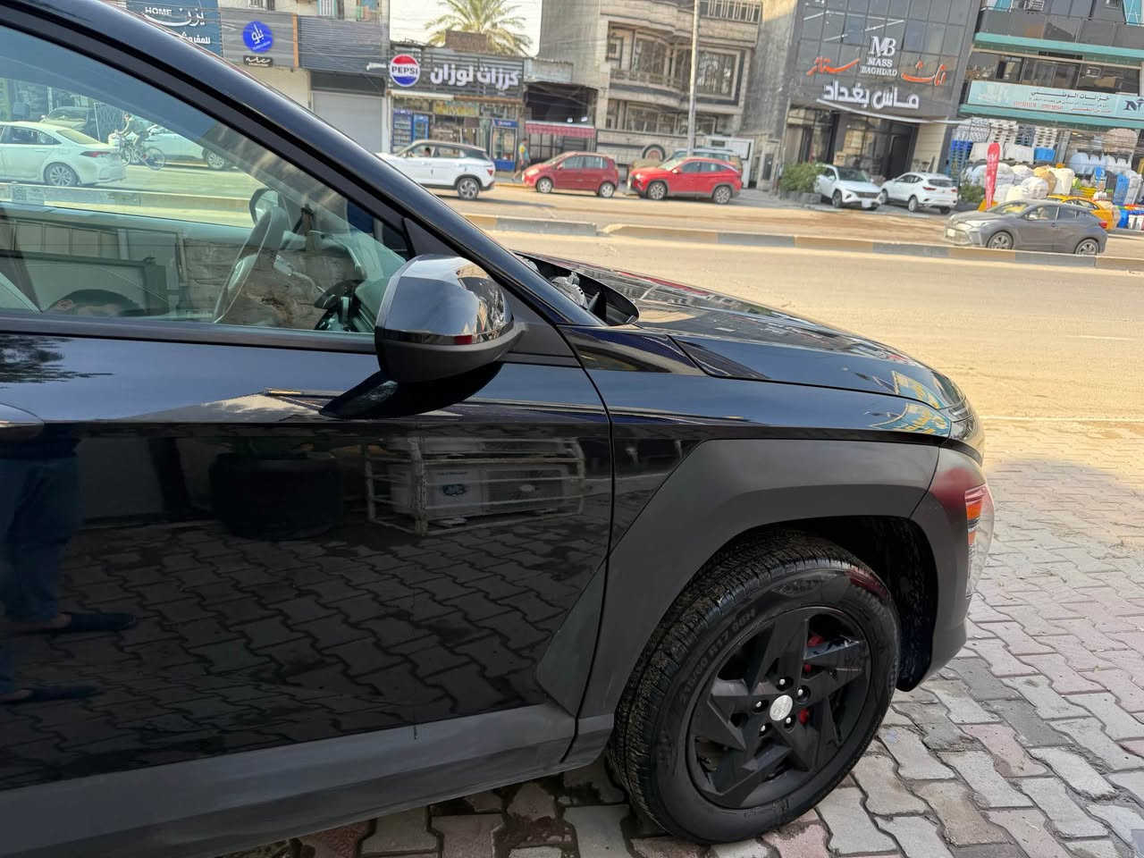 السلام عليكم … للبيع فقط
كونا ٢٤ دخول جديد مرقم بغداد
مواصفات السيارة 
✅بصمة 
✅شاشة كبيرة متصلة 
✅رادار امامي وخلفي وجانبي 
✅قياده ذاتية + تحكم استيرن 
✅إشارة ترحيب عند الاقتراب 
✅تشغيل عن بعد 
✅ويل كب كروم حجم 18
✅لد نهاري ليلي 
✅شحن واير ليس 
✅كشن السايق كهرباء + تدفئة كشن 
✅السعر (183وبيها مجال بسيط )
ماشيه16 mi
العنوان بغداد شارع ١٤ رمضان 
رقم الهاتف*********** بغداد, العراق
