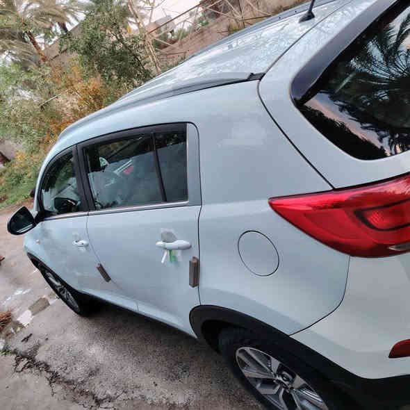 السلام عليكم للمراوس او البيع 
سياره سبورتج موديل 2016 خليجي ماشيه 96الف محرك 2000 دوش سياره بيها بادر حك شبر مكفوله من الضربه والصبغ سياره نضيفه بمعنى الكلمة سونار موجود سياره كامله مكمله ربع متذب عليه من حداديه صدير كله جديد
السعر 168بيه مجال مكان السياره ديالى دلي عباس
للاستفسار ***********
*********** Singapore
