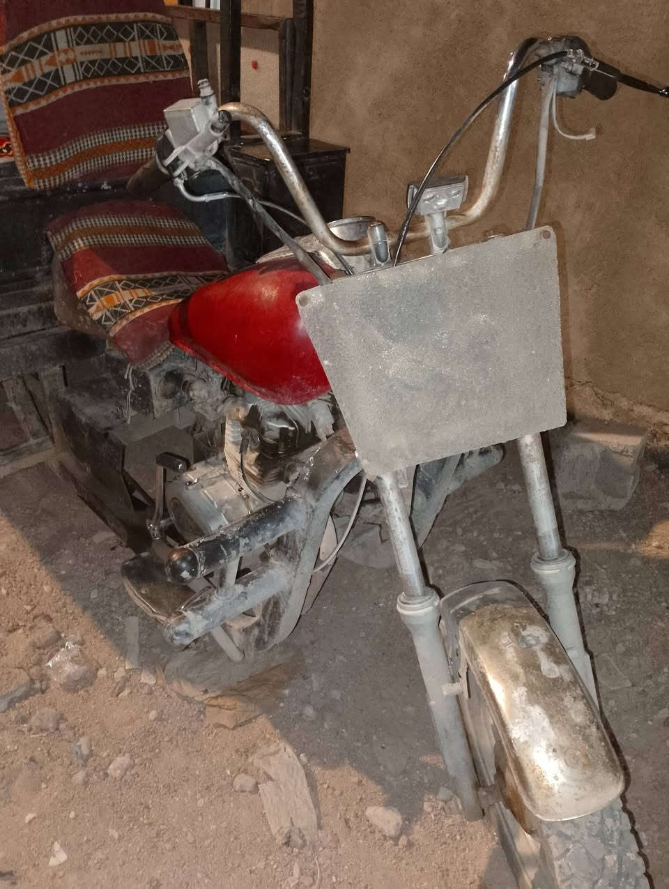 سلام عليكم ستوته MTR اوراق اصولية ومكفولة من السرقة مثل الي بالصورة المحرك نظيف وماكايمه و هندر وسلف تشتغل و كلشي شغال بيه تجي تفحص بيدك بسس البدي ماله تعبان السعر 550 الف + وياها تانكي بانزين جديد وتاير  . وبيه مجال الاستفسار ***********0

