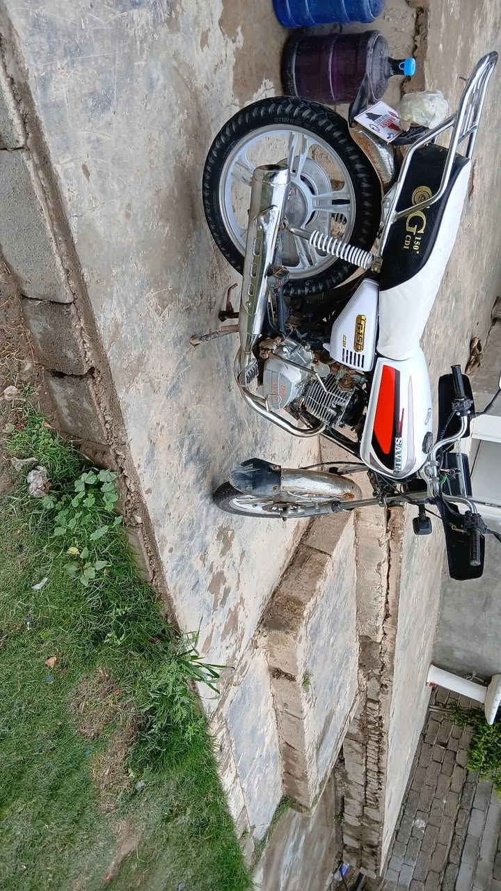 بسم الله دراجه للبيع موديل ٢١ مثل ما امبين بل الصوره ماكو اختلاف ماطور كامل مابي نقص كشي بس يحتاج باتري الماطور شقال كله السعر ٤٥٠ وبي مجال بصيط رقم الهاتف ***********
