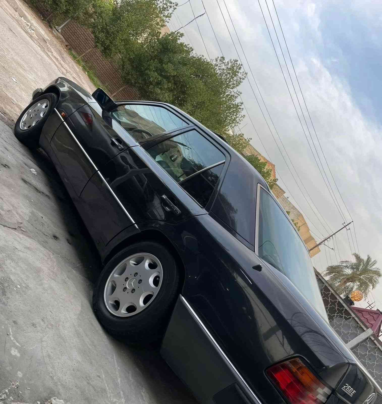 السلام عليكم
للبيع مارسدس دب 260 E وارد يابان محرك كير 300 موديل 1991 تبريد ثلج 
غرفه جلد كهرباء تحكم دبل مرورحه 
سلايت روف طكتين ماسحات لايت 
مري كهرباء مصبوغه جماليه بدون ضربه مسجل سيدي اوكس  اريل كهرباء دبل فيبم  
جهاز ريمون سنتر لوك abs تجاوي قلاب كتلوك 
صيدليه تخم تاير  جام ويه سويج 
كير قفل اربعه جام كهرباء صاج مشطب 
رقم بغداد 11 جديد هزه جديده تحويل ثاني يوم  
للتصال السعر. 92المكان بغداد 
للاتصال 
***********
