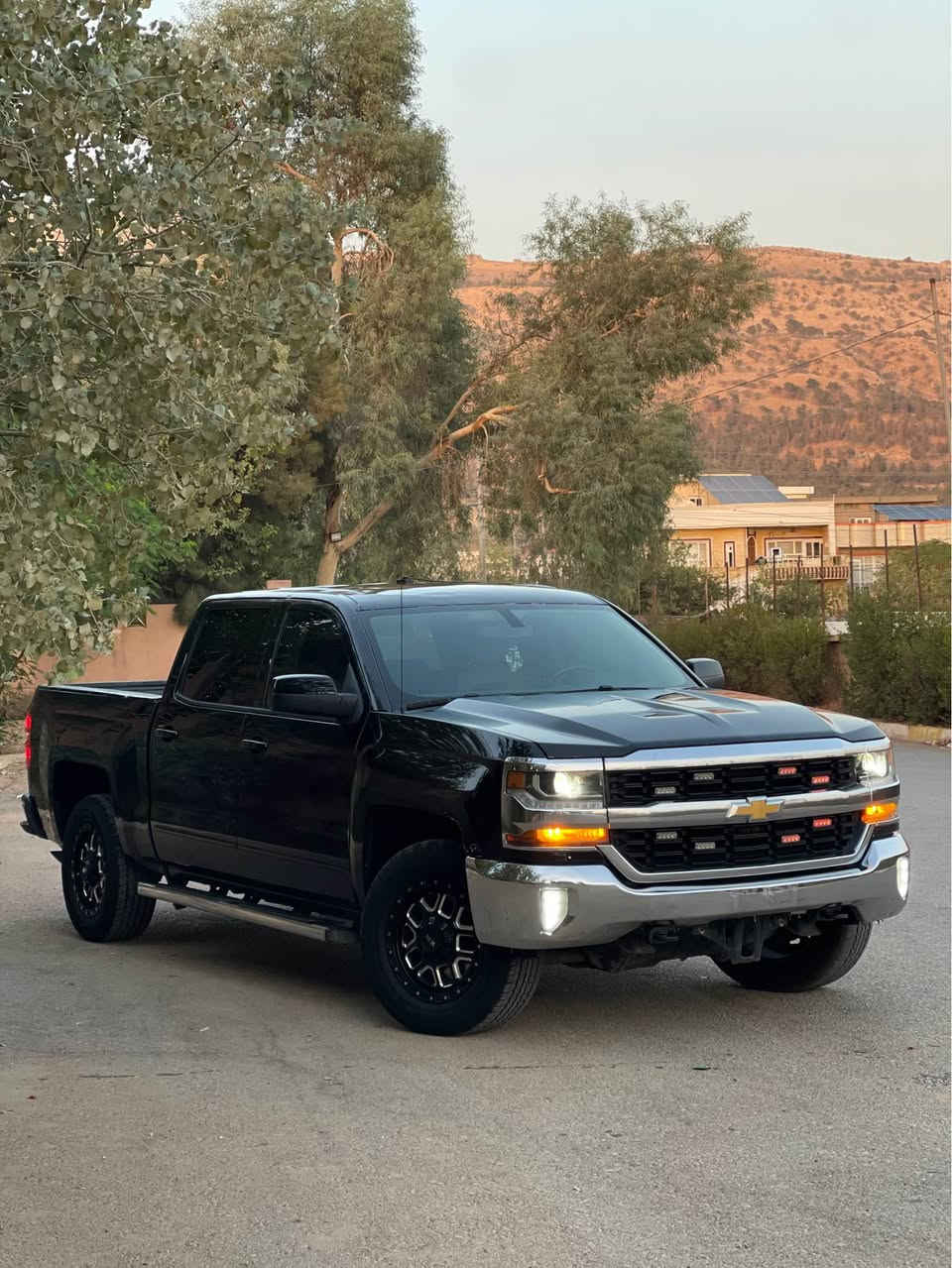 📞***********
📞***********
نرخى (١۳٥) گەڵا و کەمێک مەجال
شوفرلێت سلڤرادۆ ، مۆدێل ۲٠۱۸ ، دوبەی ساغ✅
دەبڵ ئەکسل 4*4 ، گێڕ و مەکينە بەشەرت ، تەبريد و دەبڵ ئەکسل بەشەرت ، سەيارەيەکی جوان و پاکە بێ مەسروفە ، چوار تايەی تازەيە ، دەعم و لێدراوی نيە کامل پەمپە لەسەر ساغی ، بۆدی کورتە ، فوول مواصفاتە تەنها سلايد نيە .
گۆڕينەوە ناکەم تەنها فرۆشتن💵
نرخی ۱۳٥ وەرەقە و مەجالێکی کەم
ناونيشان : کۆيە 📍 كويسينجاك, أربيل
