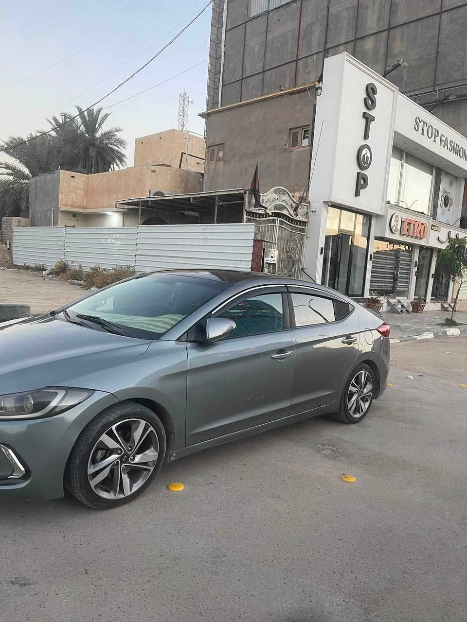 🚗 للبيع هيونداي إلنترا 2017 كوري 🇰🇷
✔️ اللون: فضي✔️ �✔️ فل مواصفات 
✔️ رقم بغداد�✔️ ماشية 169 ألف كم�✔️ مكفولة مكينة وكير�✔️ السيارة بحالة جيدة وجاهزة للاستخدام.
✔️السعر95✔️💵
✔️مكاني حله
✔️اسفسار ***********
