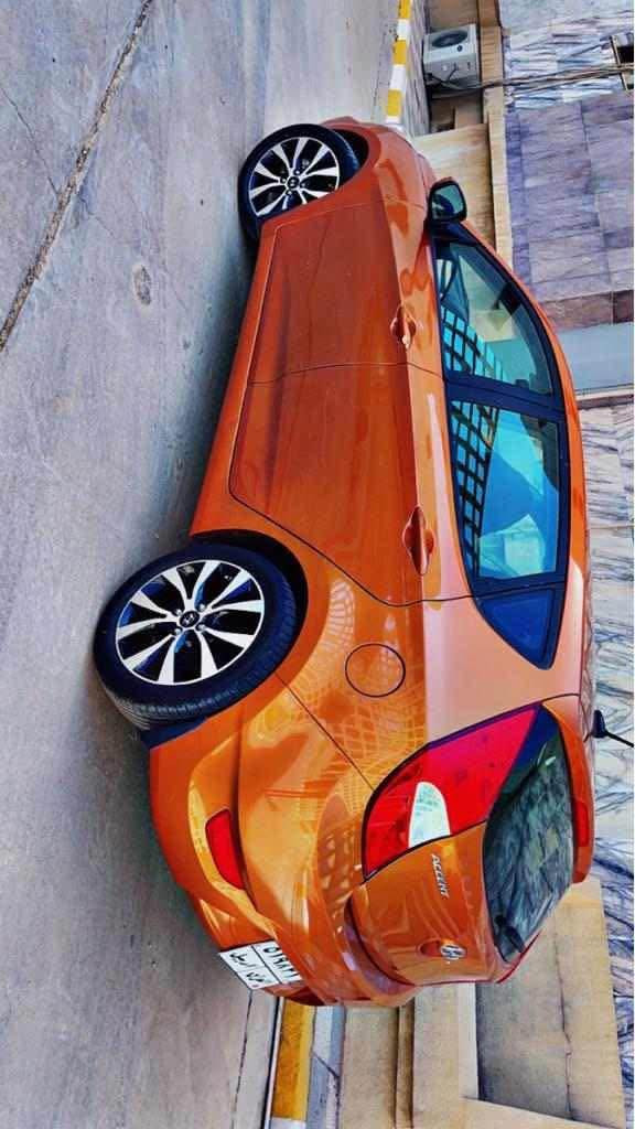 ئةكسينت موديل2017
فوولي بئ سلايت
جوار جام كارةبا
گير توماتيك
شاشة ئايباد
Abs
جوار تايةي نوئ 
تةقة و رةقةي تيدانية 
بشت و بيش كةبس 
٣ بارجةي سبوغة 
ارباگ بةس شاني سيستةمة
٦٢هةزار روشتية
سةيارةكي بئ مةسرةفة 
***********
نرخي ٩٣وةرةقة و مجالةكي برايانة أربيل, العراق
