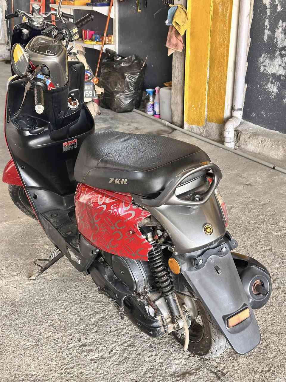 سلام عليكم دراجة بوليسي ياباني 2020 دراجة نضيفة شرط مامفتوحة ماخذها عل ايدي كهربائيات كامل شغال السعر 550 وبي مجال للشراي *********** 🖤
