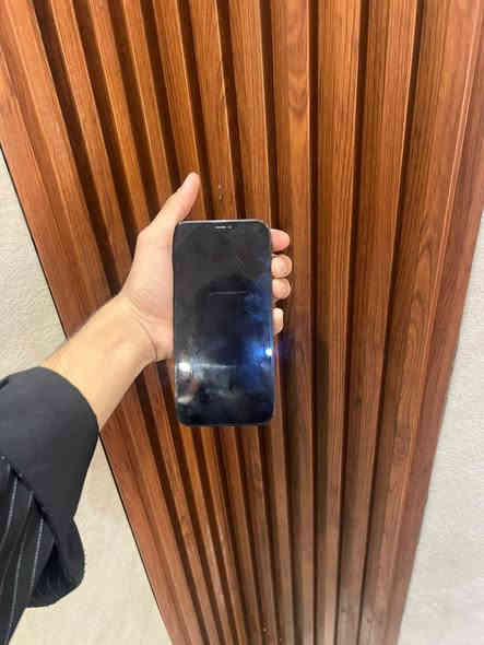 سلام عليكم ايفون 12برو ماكس 
شوفت عينك ضهر مفطور ومبدل بطاريه 100وشاشه مبدل بس بيه خطوط تروح وتجي سعر390وبي مجال قليل لعلوان بغداد لبلديات***********
