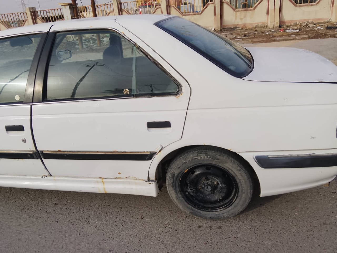 بيع مستعجل بيجو بارص موديل ١٢ سنوية لل٢٧ راعيها موجود كير ومكينة وحدادية نضيفات سلف جديد حدادية جديده باتري جديد سعرها ٢٥ مكانها السماوة المركز مستعجل عليها 
***********
