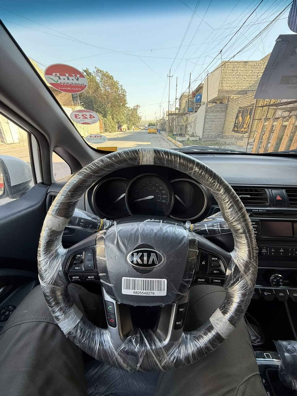 كيا ريو موديل 2013 رقم بغداد لوان ابيض موصفات تحكم ستيران مانع تزلغ مريات تحكم تتفاء بل كشنات بيه قطع صباغ بيع حزام بدون ضربه سياره لعنوان بغداد مدينه الصدر قطاع 3 شارع صيانه *********** مامتوجد عل فيس انتصل وسعر سهله
