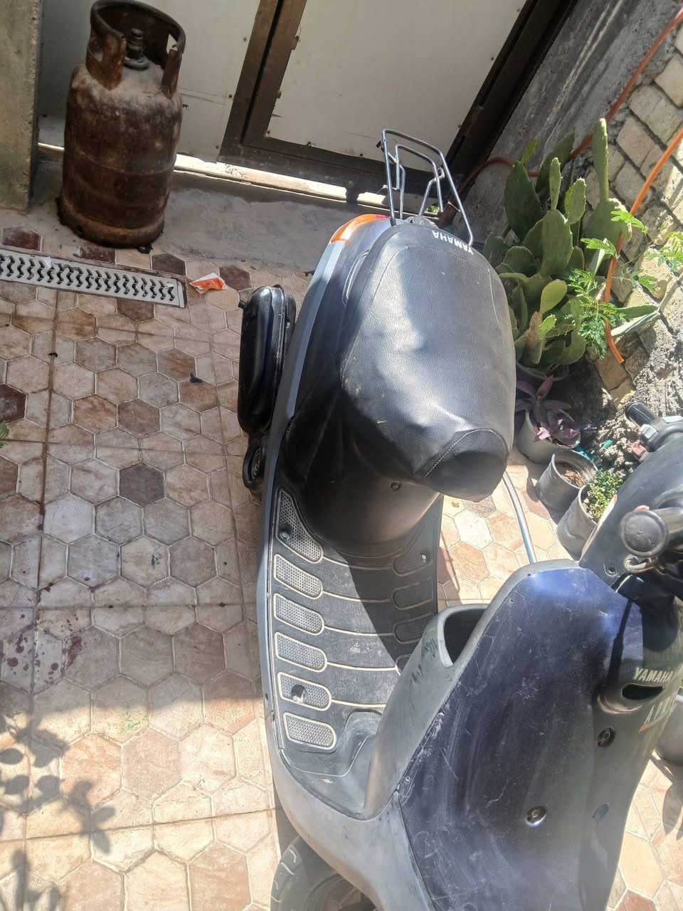 سلام عليكم دراجه بطه البيع مكينه خرسه ما تسمع صوته شلعه و معدل كهربايات كله شغاله نكره سلف اي وقت شاصي مكفول تايرات جدد زوج طصته ما تحس بيه ابد مكاني كربلاء معملجي سعر 225  رقمي ***********
