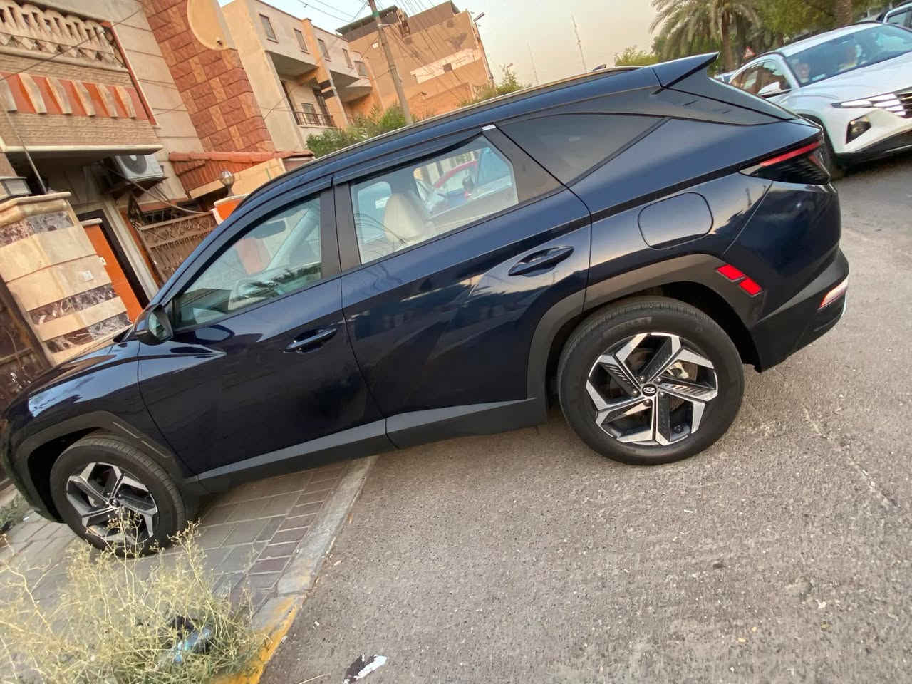 توسان هايبرد موديل ٢٠٢٤ مرقم بغداد وارد امريكي فول مواصفات  جاهزه السياره اي نقص مابيها  ايرباك برده  بيها السياره صبغ عام بدون صبغ دواخل  بدون شواصي  السعر ١٥٢٠٠$  موجود بغداد شارع فلسطين للاستفسار ***********
