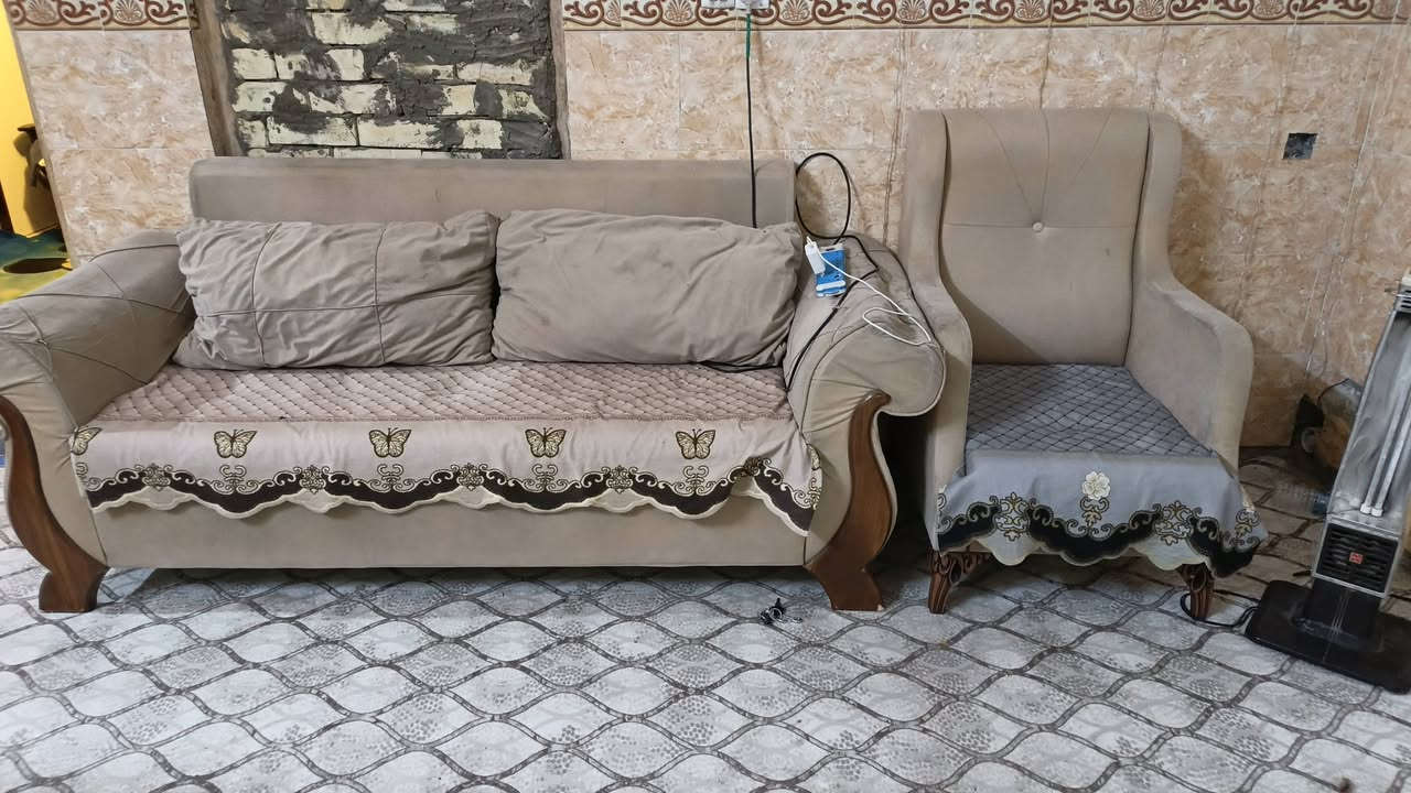 تخم للبيع ١٠ مقعد بي تجوتين نازلات السعر ١٢٠ منطقة طليحة ***********
