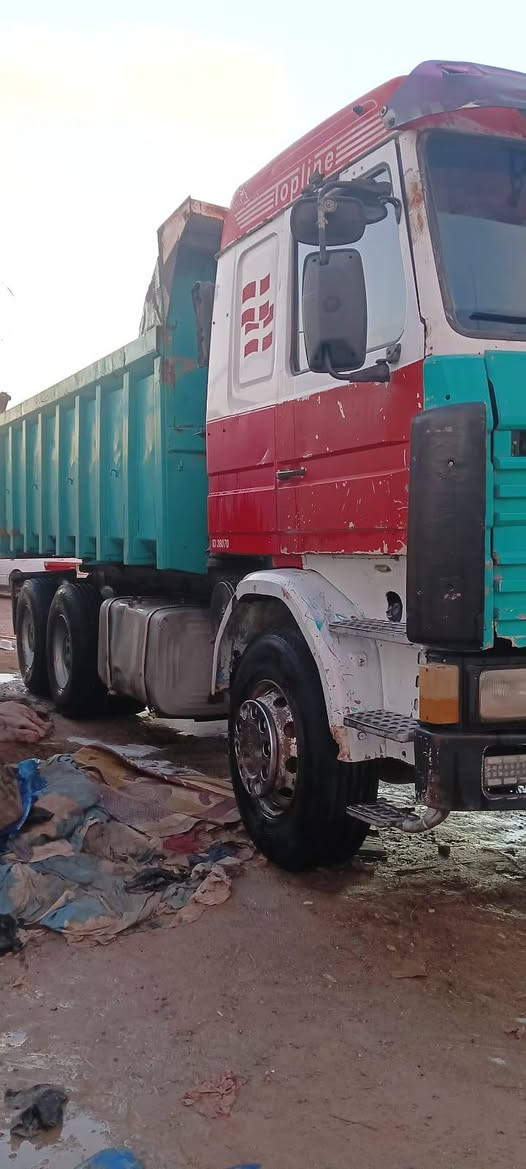 سكانيا قلاب موديل 88 محرك ١٢ ونص لاتنقيص ولا بخار كير 5ب5 مجموعه كتر شاصي مكفول تخم تاير سنويه منتهيه ..رقم بصره . سعر ١٥٠ ورقه وبيها مجال للطيبين.. للاستفسار الاتصال على الرقم 
*********** متواجد واتساب
مكان السياره البصره.. ام قصر
