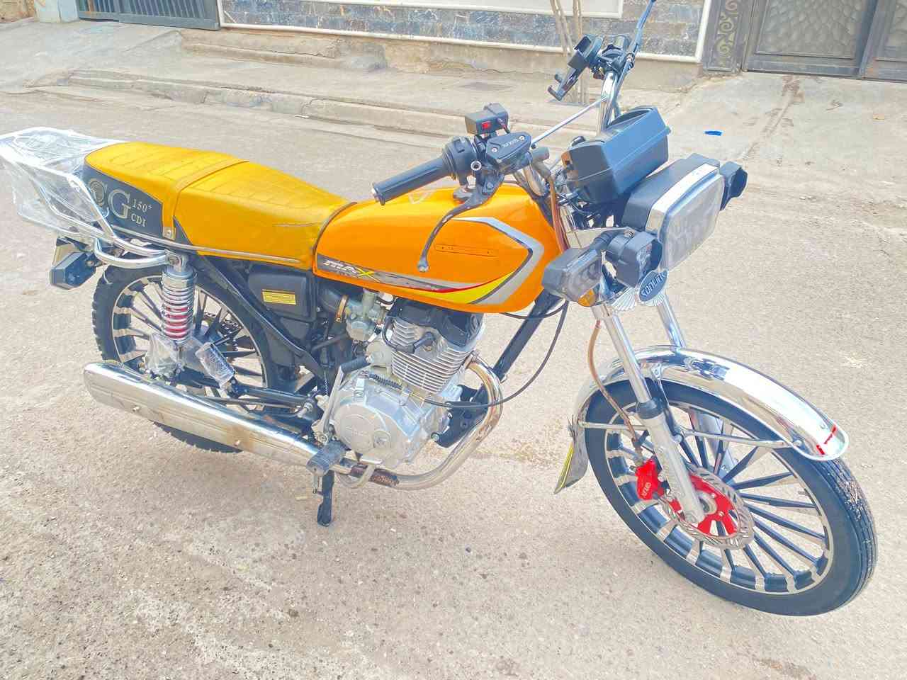 السلام عليكم دراجه إيراني سونك موديل 2024 دراجه شلعه معدل خير من الله تخبل تخم تاير جديد كهربائيات كامله شغاله لايت عالي ناصي زنون+ الدراجه استعمال بيت
بنزات جدد 
بريك امامي شغال 
نقصها فقط دشبول طافي و صفاحيات + صينيه الزنجيل موجوده هيه وبراغيها
مكاني بغداد الدورة .....        السعر 650 وبيها مجال 
***********
