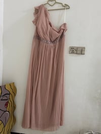 ملابس • جديدة • أسعار مناسبة