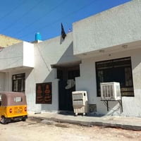 دار البيع المساحه 110 الواجهه 13 ونزال 8 ستقبال قياس 7*4  المطبخ 6*3 ص...