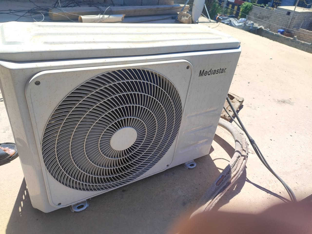 سبلت طن ونص شرط تبريد وتدفئة✅❄
 ريموت تحكم كامل ✅
منقص غاز للبيع للاستفسار على هذه رقم ***********
