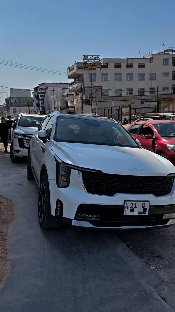 سورنتو 2024 خليجي 6 سلندر
ماشيه32 مكفوله كفاله عامه من كلشي 
بانورما ويل 20 داته شو 
كراسي كهرباء +شاحن واير ليس 
جنطه كهرباء كشنات الخلفي كهربائي قلاب 
كير موس سايد بريك دكمه اوتو هولد  بعد بيه هواي موصفات 
للاستفسار *********** باسمي تحويل ثاني يوم مكانها بغداد
