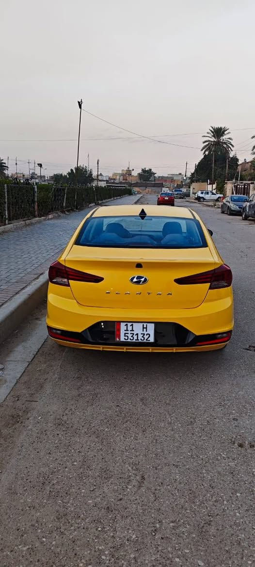 النترا وارد امريكي موديل 2020     سنوية ٢٠٢٧ حادثها الجاملغ الايسر جهة السائق مبدل وطرف البنيد مصلح نفسه  مبدل
كير AT   المرغوب وكلشي شغال بالسيارة تبريد خير من الله
السيارة كير ومحرك خير من الله گشر ودواخل نظيفة 
مواصفات 
تحكم ستيرن 
نظام كروز 
نقطة عمياء
شاشة كاربلي
كاميرا
حساسات 
رادار حماية 
نظام ايكو
أنظمة سرعة
السيارة ماشية١٢٥ الف حقيقي گاعيات
 ودوشمة جديدة السعر 125وبيها مجال السيارة خير من الله
الهاتف ***********
