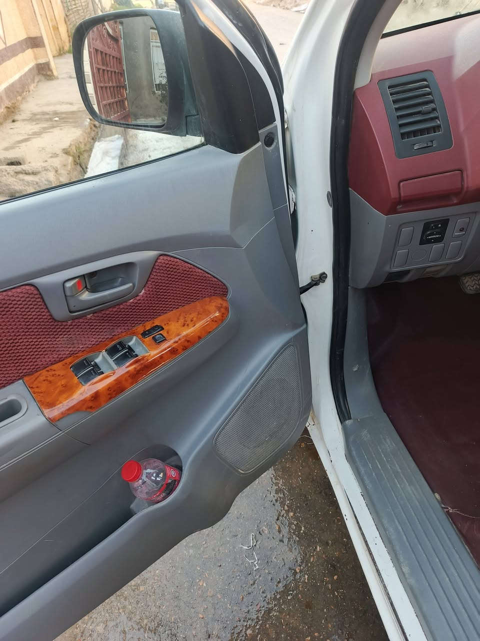 السلام عليكم رمضان كريم وصيام مقبول ان شاء الله تويوتا موديل 9 اوتوماتيك رقم ميسان مميز جاهزه للاخير ما بيها اي نقص تخم تاير مكينه حداديه كله جديد اخوان السياره فيها رشات صبغ بدون تبديل بالعافيه على اللي اخذها يشهد الله سياره جديده حيل
السعر المطلوب 150 وبيها مجال 
العنوان ذي قار الفجر 
تلفون ***********
