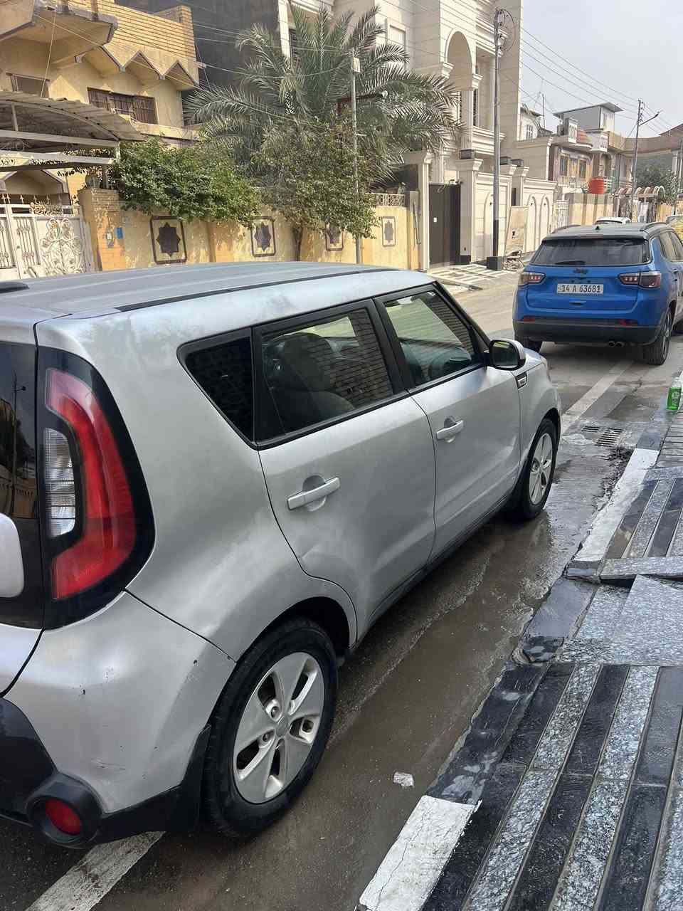 كيا صول ٢٠١٦ بأسمي السياره غير مكفوله المكينه والكير بلاد 
السعر 90 ورقه رقم الهاتف ***********
