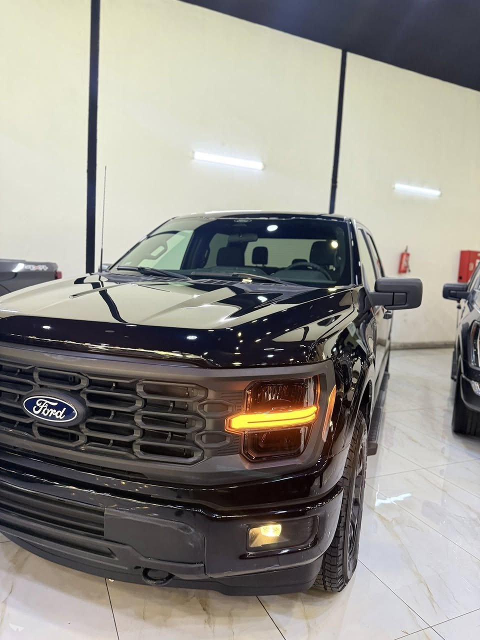 السلام عليكم شباب فورد F150  XLT موديل 2024 

    2024 Ford F-150 XLT en Venta en San Antonio, 

حجم المحرك : 3.5  (6 سلندر ) 

المسافه المقطوعه : 11 الف ميل

ضرر السياره : جاملخ سبوخ  بدون دواخل

حالة الايرباك : برده + كشن+ سترئن

#المواصفات

رادارات 360
 
6سلندر تون تيربو

ردرات مخرج كهرباء 

شاشه كبيره

كير تعليك

ويل كروم

باب طويل بدي قصير

بعد بيه هواي مواصفات

رقم شانسي
1FTFW2L81RFB40218

***********
واتساپ
***********
السعر —335 بية مةجال

مكان سيارة اربيل بدون رةقم كاتي دهؤك 

شارح ١٠٠محارز سيارات محارز پاسنجةر
