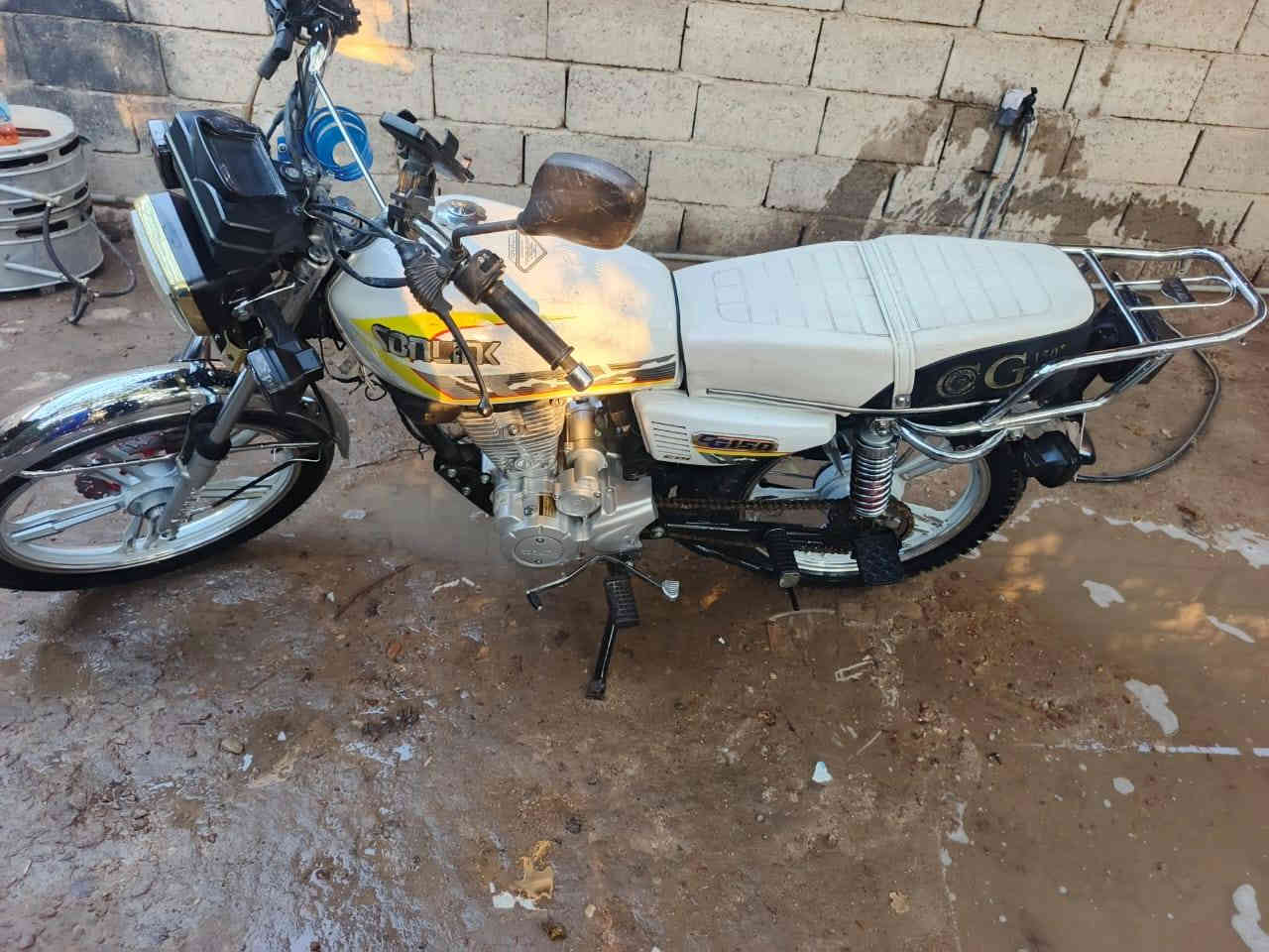 السلام عليكم ورحمة الله وبركاته اخوان دراجه للبيع سولنك موديل 2024نازله قبل خمس اشهر دراجه بلجيس لتخابرني تكلي شنو نقصها اي نقص مابيها السعر 750 وبي مجال حك جيتك  مكان الدراجه بغداد الغزاليه رقم الهاتف ***********
