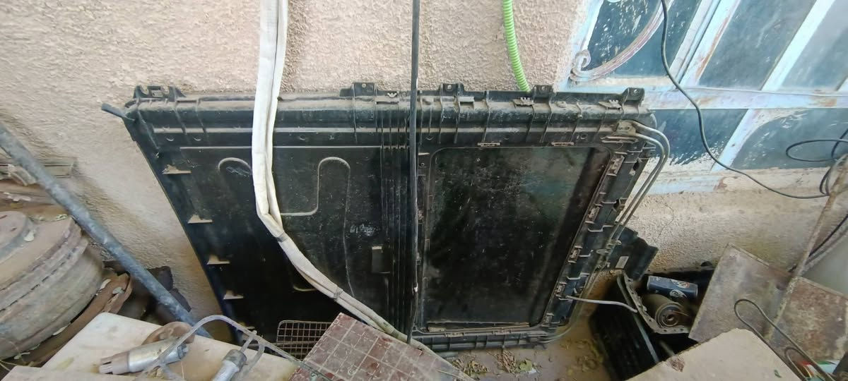 اغراض بي ام للبيع تانكي وكورات اثنين شامله ساجد دروب مكان ببغداد ***********
