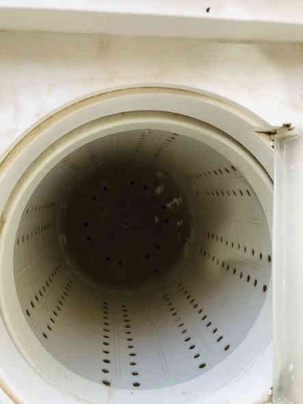 غساله للبيع شرط شغاله سعرها مناسب 
السعر 35 بيها مجال بسيط 
واتساب *********** العنوان حي سومر
