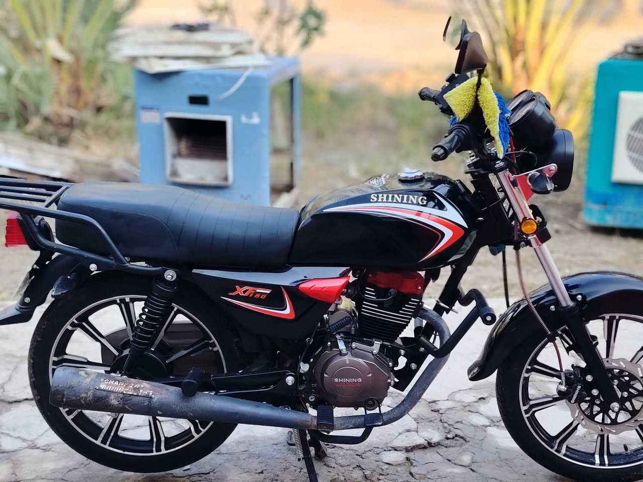 السلام عليكم ورحمة الله وبركاته
دراجه شايلنك موتور موديل ٢٥طالعه وكيل يوم ٣٠ بشهر السابع من معرض محمد ابن جرد دراجه كفاله عامه من كلشي أوراق اصولي مشروع وطني بأي محافظة تكدر ترقم المكان ديوانيه قضاء الدغاره اليريده يجي خاص او يتصل ***********

#السعر خاص
