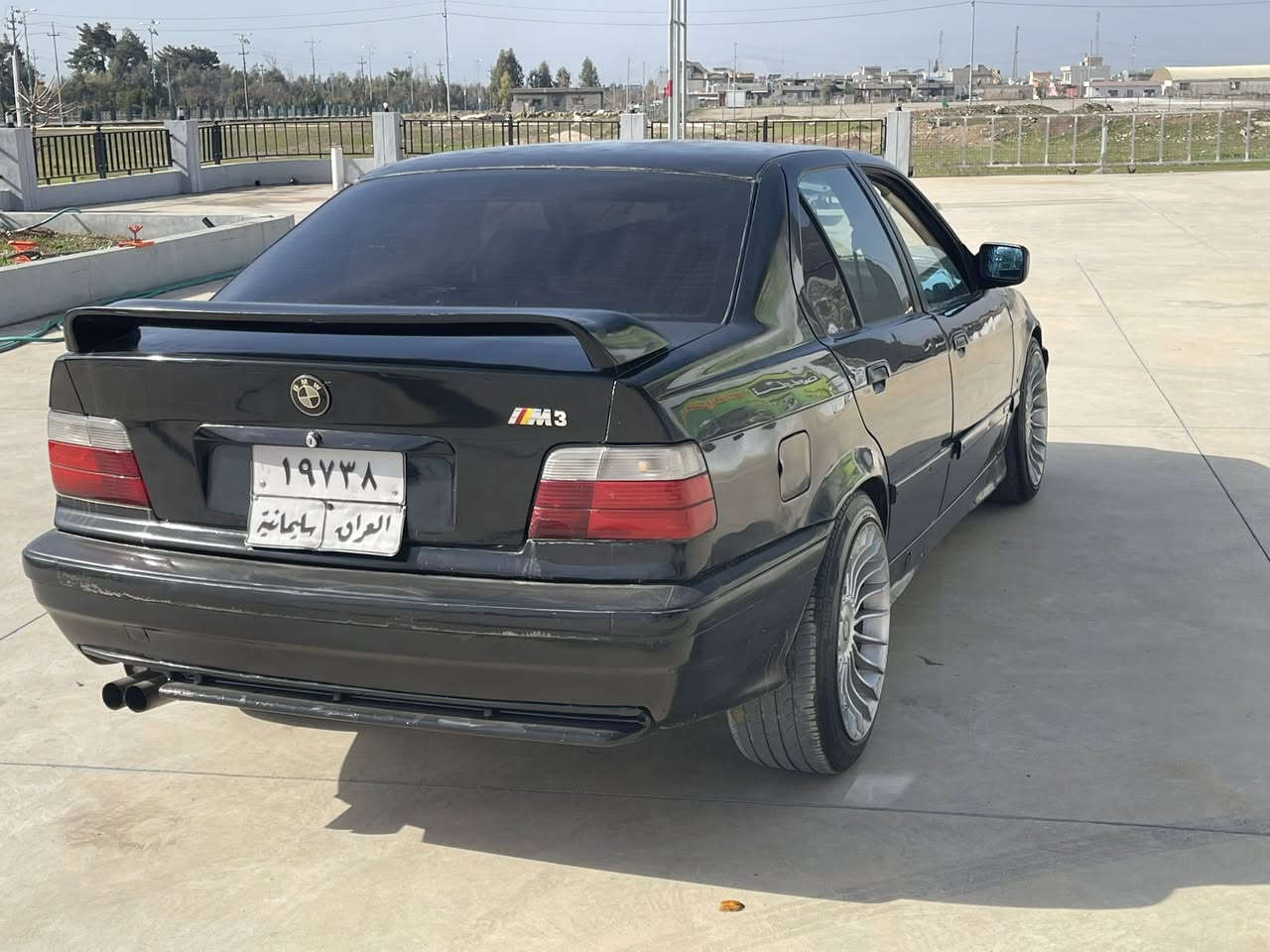 لەسەر ئیزمی ئەدمین
E36 325 بیلاد 
٤ جام كارەبا 
تایەو ویل ئەڵپینا ٢ سایز 
مۆدێل ١٩٩١ 
ڕەقەم سلێمانی تەحویلوو غرامەو بەناو كردن بەشەرت 
گێڕوو مەكینە بەشەرت 
كامل كارەبای مەزبوت 
سەیارەیەكی خۆشوو بێكێشەیە 
 سعری ٣٤ مەجالێكی كەم 
كۆڕینەوەش ئەكەم لەسەر دڵ گرت  
***********
