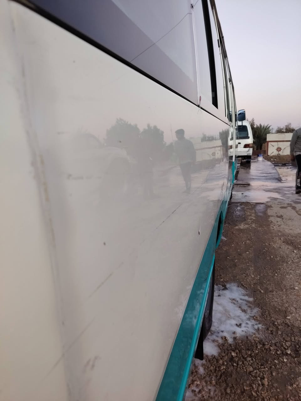 السلام عليكم   كوستر 2004 للبيع  تفاصيل بالفيديو  ***********    السعر   175  وبيها مجال
