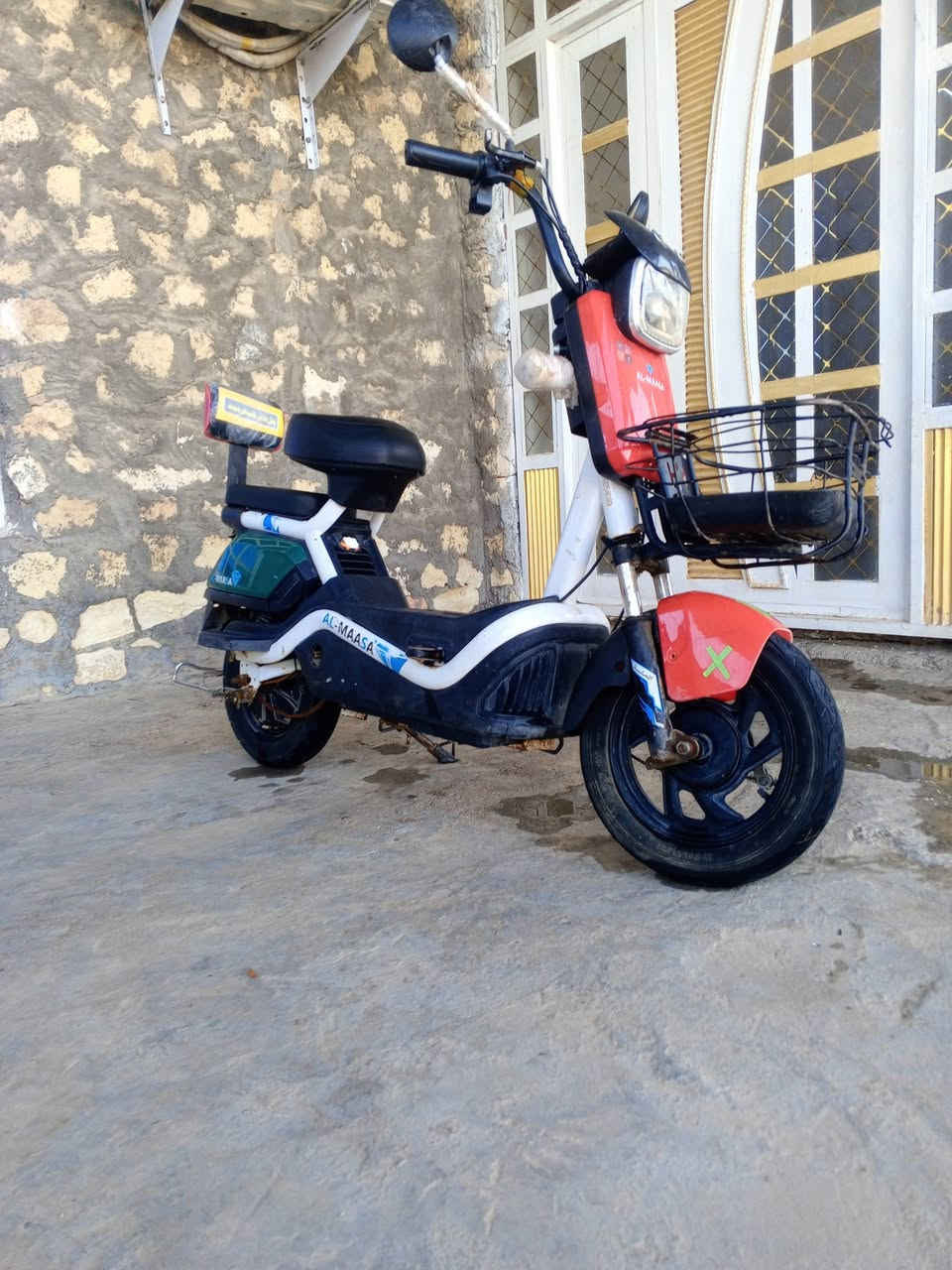 السلام عليكم عندي دراجه شحن حجم 14 نوعيه الماسه 4بطاريات  ملف 500w وبطاريات جدد صار شهر ونص من شديتهن سويج +بصمتين + البايدار موجودات انطيهن هديه  ويه الدراجه كله شغال كهربائيات فول نضافه يمشي الشحنه الوحده 40كيلو متر الى45 العنوان الرمادي جويبه مدخل النساف السعر 225 بي مجال للطيبين رقم الهاتف ***********
