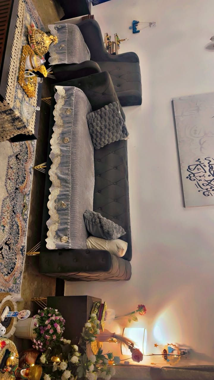 تخم قنفات لون رصاصي خامة راقية كما موضح بالصور ويا طبلة وميز وسطي هدية
السعر ٤٠٠
مكاني البياع


**إذا كنت صاحب هذا الإعلان وتريد حذفه لأي سبب، رجاءا أرسل رسالة إلى الدعم الفني**