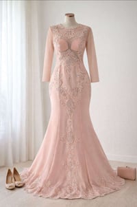 فستان • مقاس ٤٢/٤٤ • قابل تفاوض