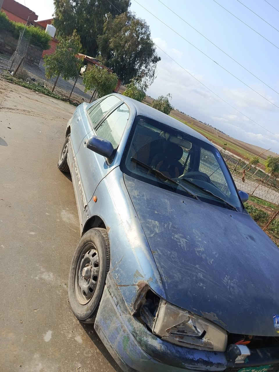 سياره هونداي النترا 93 كابون بانزين بي سعر 15 ابيع قصد نقد شون ما تريد ابيعلك سياره تدفئه  بيه نار او نضيفه كدام العين ***********
