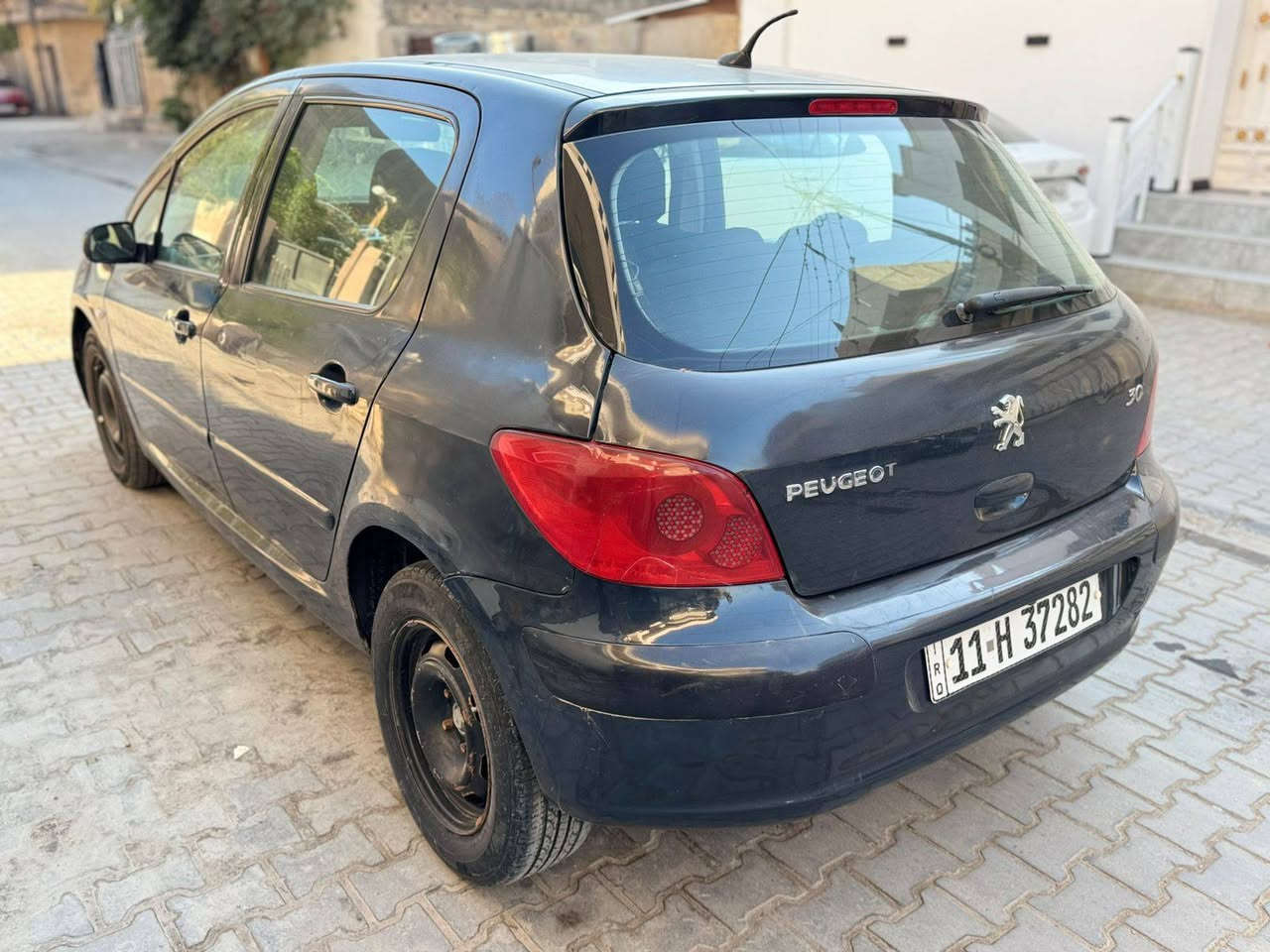 بيجو موديل 2006 سياره جاهزه بدون نقص تبريد شغال رقم بغداد 52$ وبيها مجال ممتواجد فيس اتصال فقط ***********
