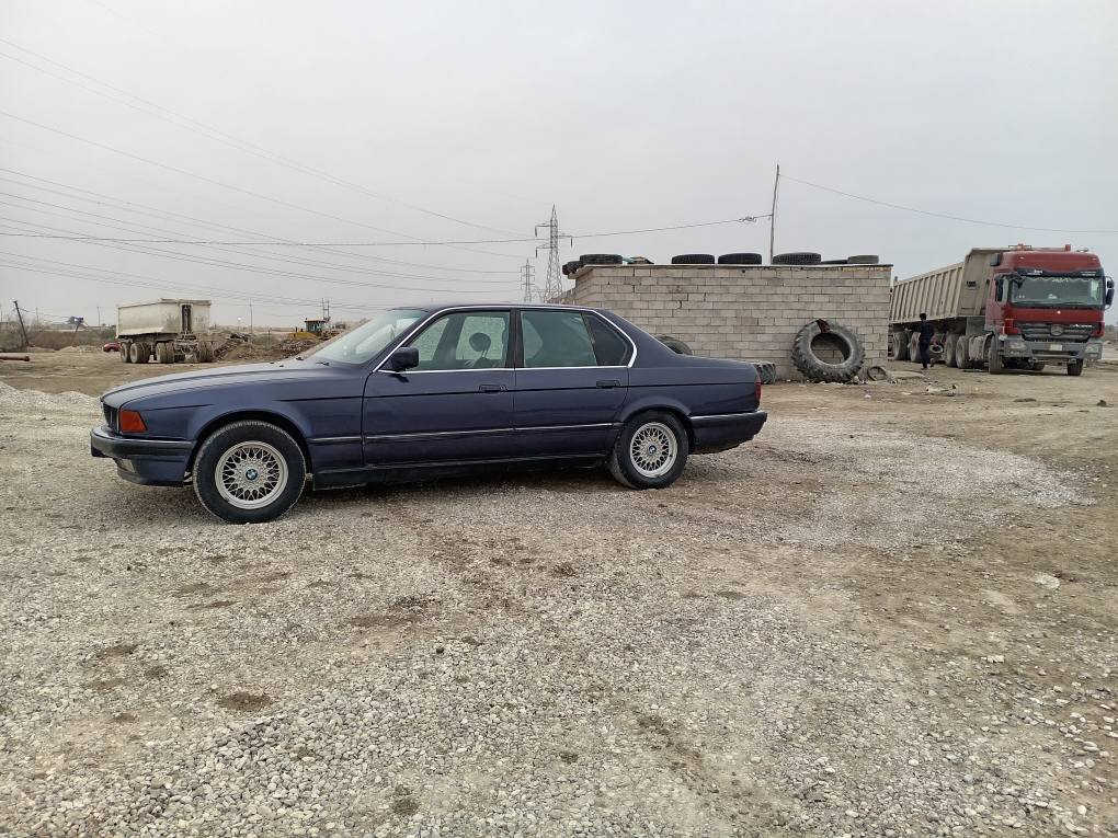 السلام عليكم بي ام 753اصل موديل 1992 مكينه وكير كفاله تبريد شغال تدفئه شغاله صدر امامي وخلفي مبدلهن قبل يومين تخم تاير نضيف السياره مكفوله من الظربه ولخياس كهربائيات كلها شغاله مسجل مضخم صوت نوزلات وبلكات جدد السياره بلاديه وحلوه دبل جكمجه رقم بغداد تحويل مباشر السعر 42وبيها مجال الشراي ينتصل ***********
