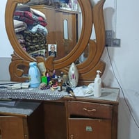 غراض لبيع  ميز ابو المراه  وزاويه وكومدي عدد 2 ومال جربايه الرقم 07803...