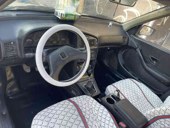 السلام عليكم بيجو البيع موديل 2009
مكينه كير خير من الله تخم تاير جديد باتري جديد نوزلات جدد بين قوسين دامه كامل 
العنوان بغداد الحسينية 
السعر ٢٧ بيها مجال 
الرقم ***********
ما متواجد على فيس
