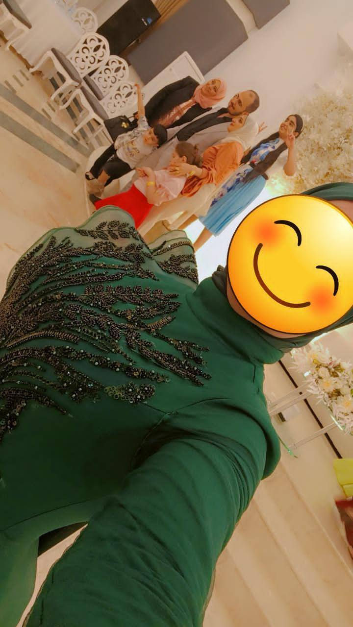 فساتيني للبيع الاخضر العام اخذته من بونت المنصور ب٢٥٠اخذته ابيعه ب١٥٠  والاحمر قبل كم شهر اخذته ب١٦٠ ابيعه ١٠٠ وبيهم مجال قياسهم ٤٢ ملابستهم بس مرة وحده ساعتين مو اكثر كلش جدد الاخضر بالحقيقه احلى بهواي الصور ضالمته بي شغل هاند ميد


**إذا كنت صاحب هذا الإعلان وتريد حذفه لأي سبب، رجاءا أرسل رسالة إلى الدعم الفني**