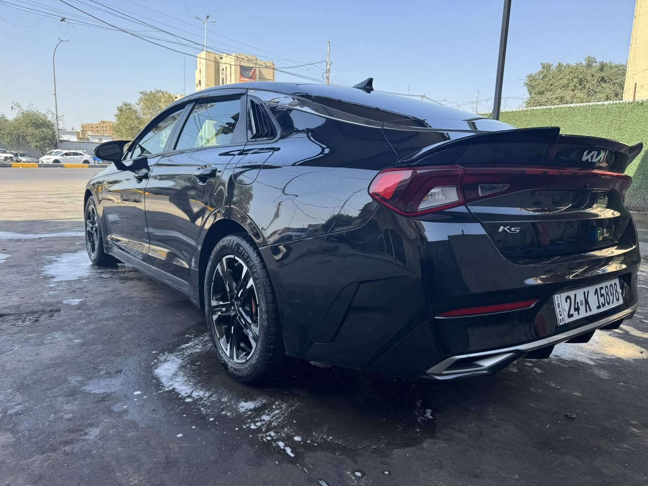 سلام عليكم K5 موديل 22 امريكي حادثها خشم البنيد كلش بالحافه مصبوغ على كده وبسونار يبين كامل باب صدر مفتوحه مو مبدله وبيها بخشم الجاملغ الايمن الامامي طخه كد اصبعين ومصلحه ع بارد مكينه وكير مكفولات حداديه تخم تاير تبريد كلها خير من الله جاهزة ع اخر حباية ترايها وين ميعجبك مكينه 1600 تيربو بصمه وباقي المواصفات المعروفه عنواني بغداد باب معضم رقمي *********** السعر(160) وبيها مجال
