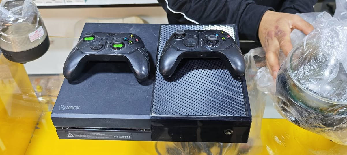 اكس بوكس وان 130جميع ملحقاته 
رقم ***********
