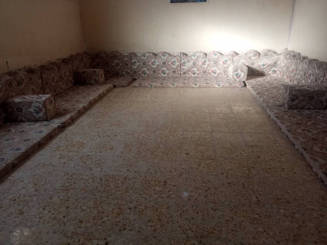 سلام عليكم جلسه للبيع ام التاج نضيفه شراي يجي خاص


**إذا كنت صاحب هذا الإعلان وتريد حذفه لأي سبب، رجاءا أرسل رسالة إلى الدعم الفني**