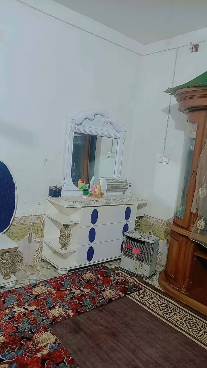 غرفه نضيفه للبيع سعر 350وبيه مجال قليل 
العنوان كربلاء حي العامل قرب مول الباقر للتواصل على الرقم ***********
