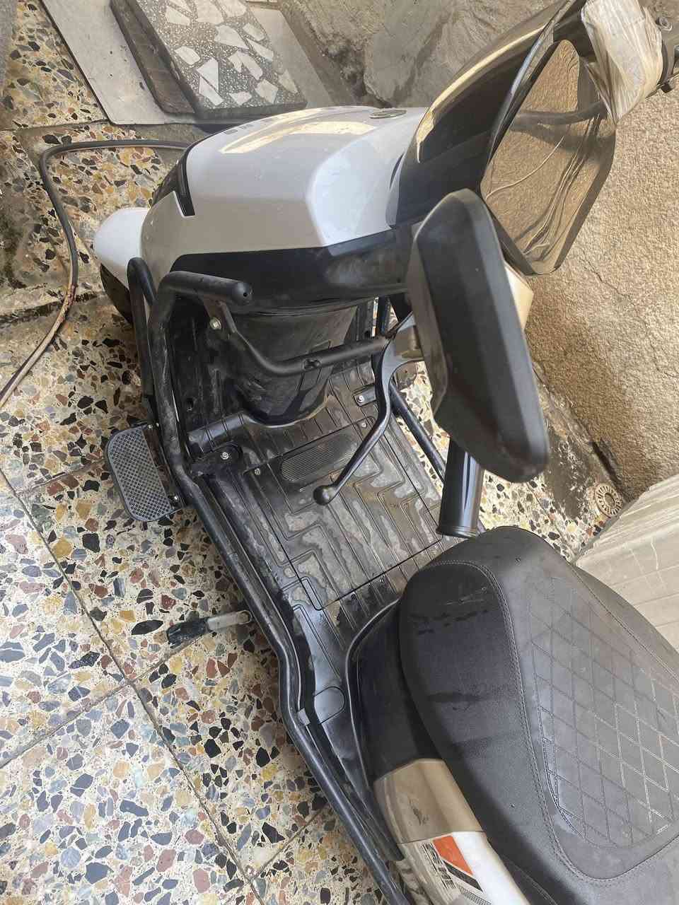 سلام عليكم دراجه شحن مثل ماموضح بلصور دراجه كفاله من كلشيء خير من الله عنواني بغداد مدينة الصدر رايدها 850 رقمي ***********
