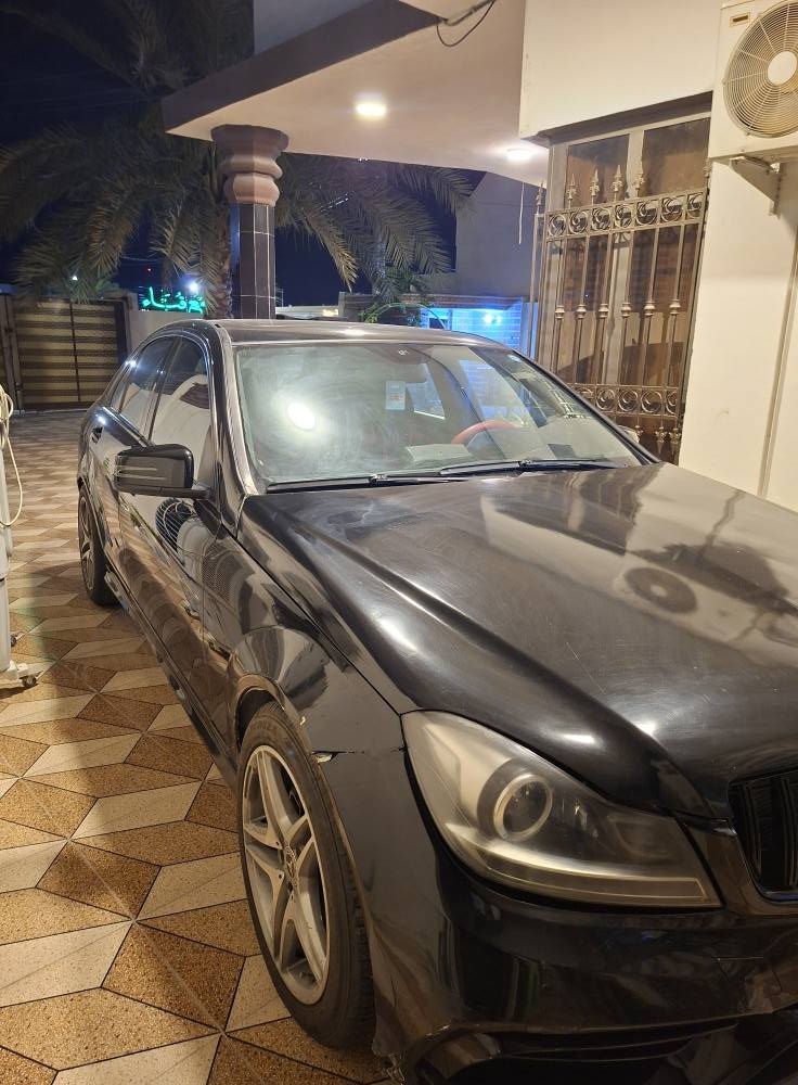 مارسيدس c300 محرك ٦ سلندر رياضي السياره 
بيه  ٣ قطع صبغ باقي سليم 
السياره بيه بدايه خيط تبخير  بس هيه طبيعي تمشي 
سعر 85
مكان الفلوجة 
*********** وتساب الفلوجة, الأنبار
