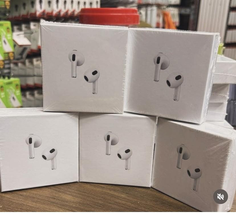 ⁨	⁨	عرض خاص .. عرض خاص🔥🔥
�✨ إيربود +هتفون– صوت، راحة، وأناقة ✨🎧

تدور على سماعة عملية وحلوة؟
هاي الإيربود خفيفة، مريحة، وصوتها صافي 🎶😎

📶 بلوتوث سريع
🔊 صوت نقي وقوي
🔋 بطارية تدوم
📱 تشتغل ويا كل الأجهزة

🎨 ألوان مميزة تناسب كل الأذواق:
⚫ أسود
⚪ أبيض
🌸 وردي
💚 أخضر
🔵 أزرق

 💸💸

القطعة الواحدة (بسعر 10 آلاف دينار)
قطعتين بسعر (15 الف دينار )
ثلاث قطع بسعر (20 الف دينار )

توصيل داخل بغداد مجاناً 
المحافظات 3000 دينار 

📦 الكمية خير من الله
📩 راسلنا هسه واحجز لونك المفضل 🔥🎵⁩

*********** واتساب متوفر 📞📞⁩⁩

#ترند #اكسبلور #treanding #explorepage✨ #ايربود⁩
