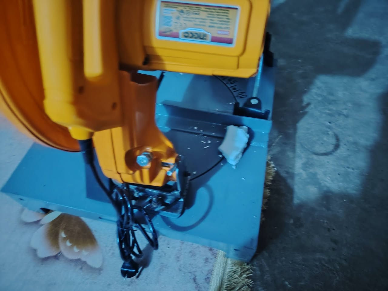 كتر انجيكو متحرك جديد ما مستعمل مكاني بغداد السعر 250الف و بي مجال 
رقمي ***********
